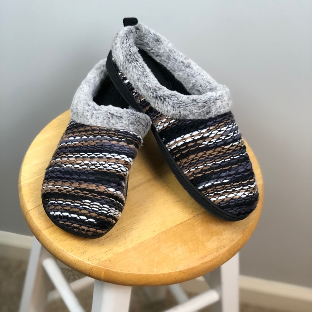 Dearfoam slippers size large